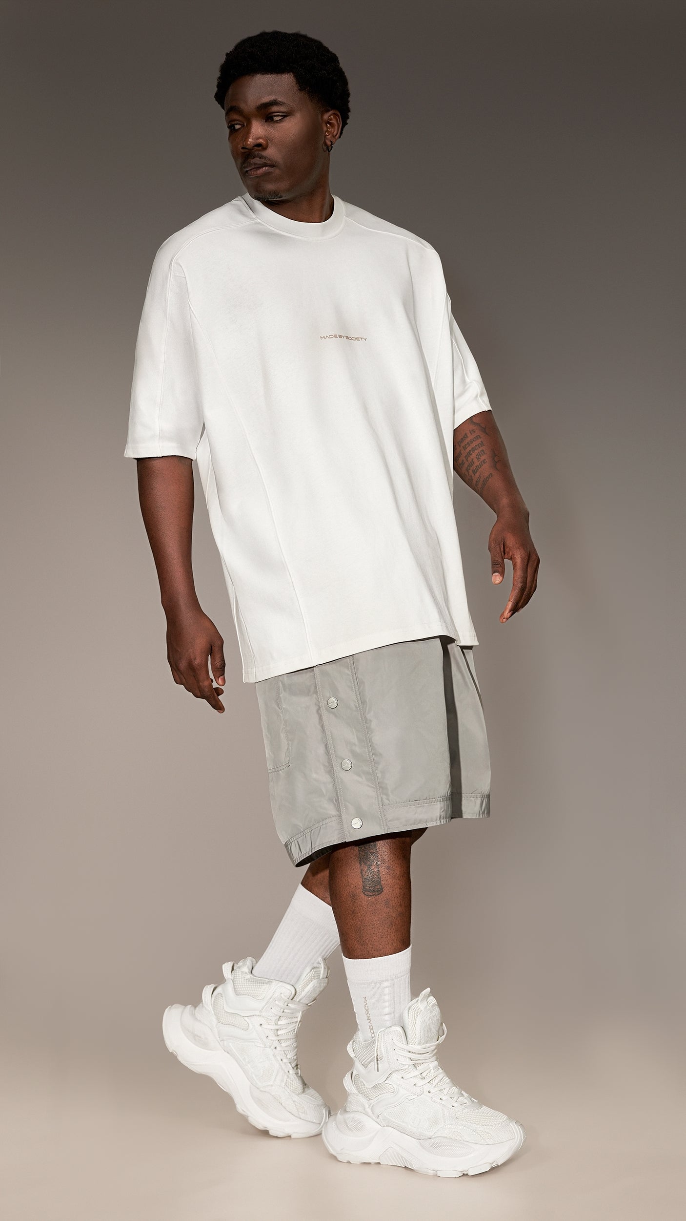 Bermuda Shorts with Studs - B16262