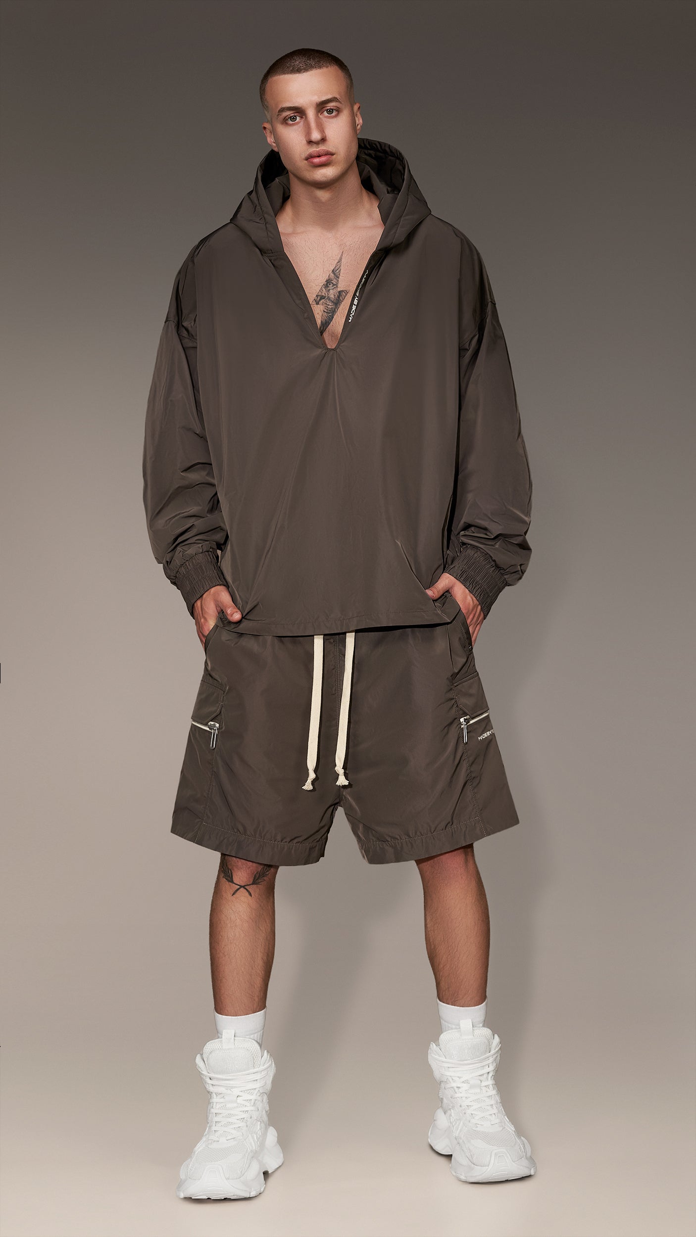 Hoodie with Neckline - H16476