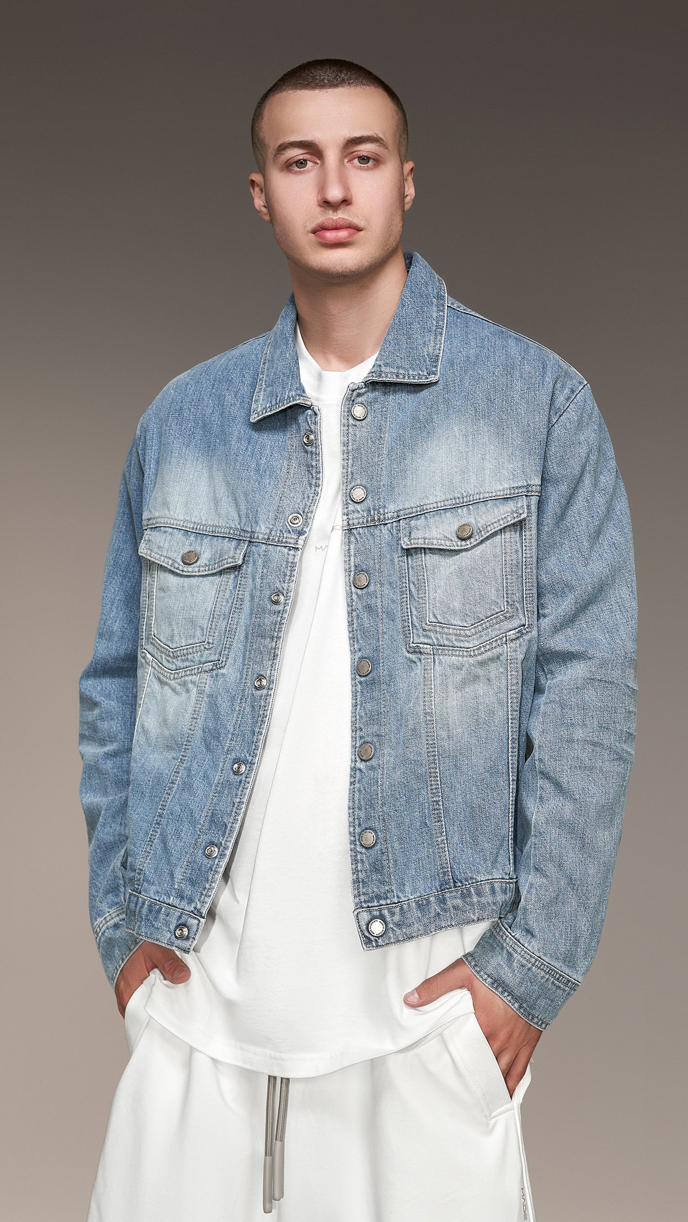 Light denim jacket - J13281