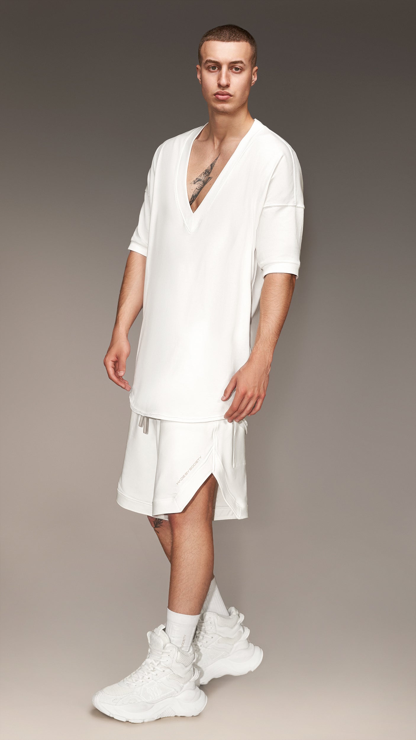 V-Neck T-shirt - T16499