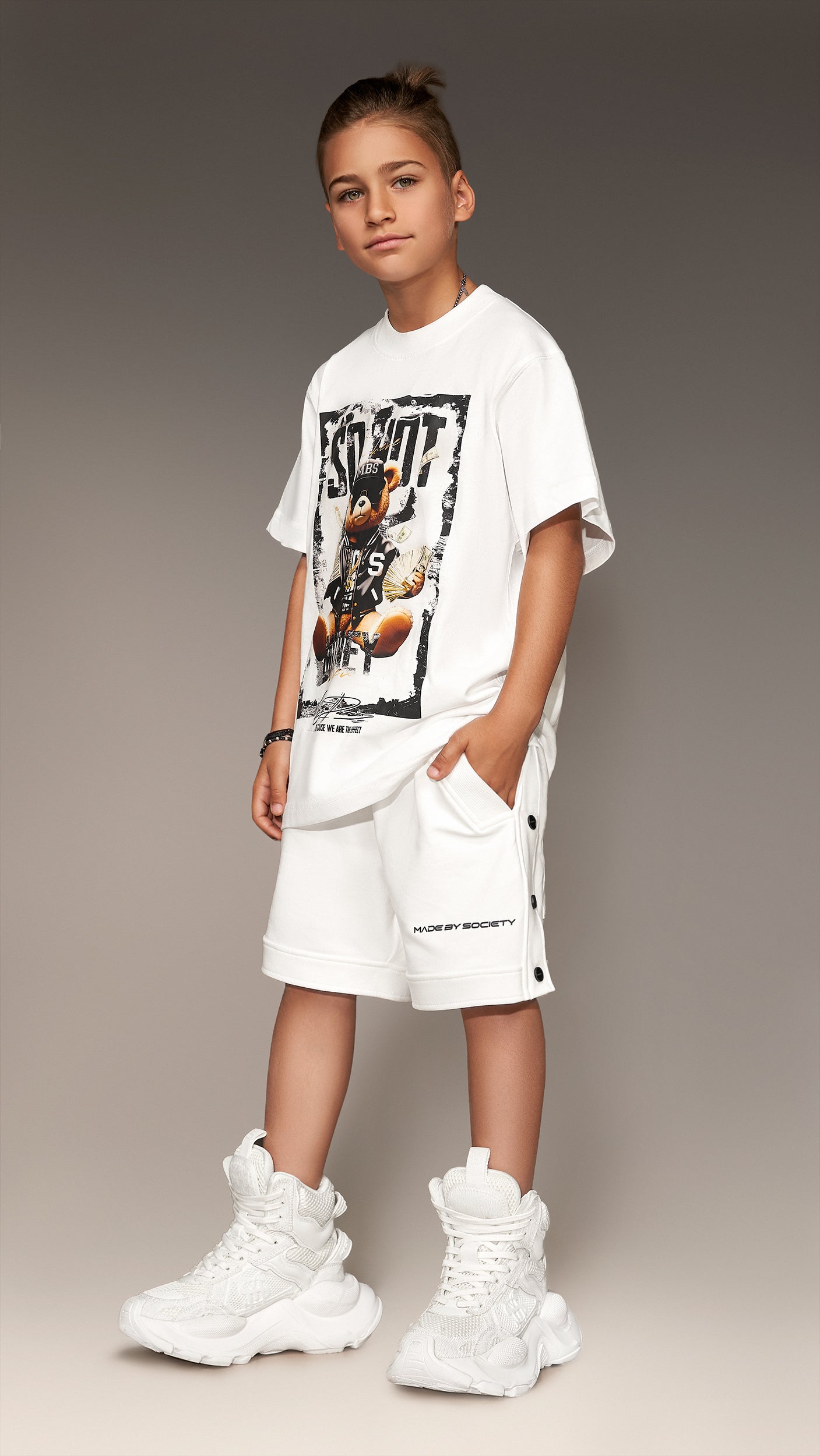 Bermuda Shorts with Rivets - B36549