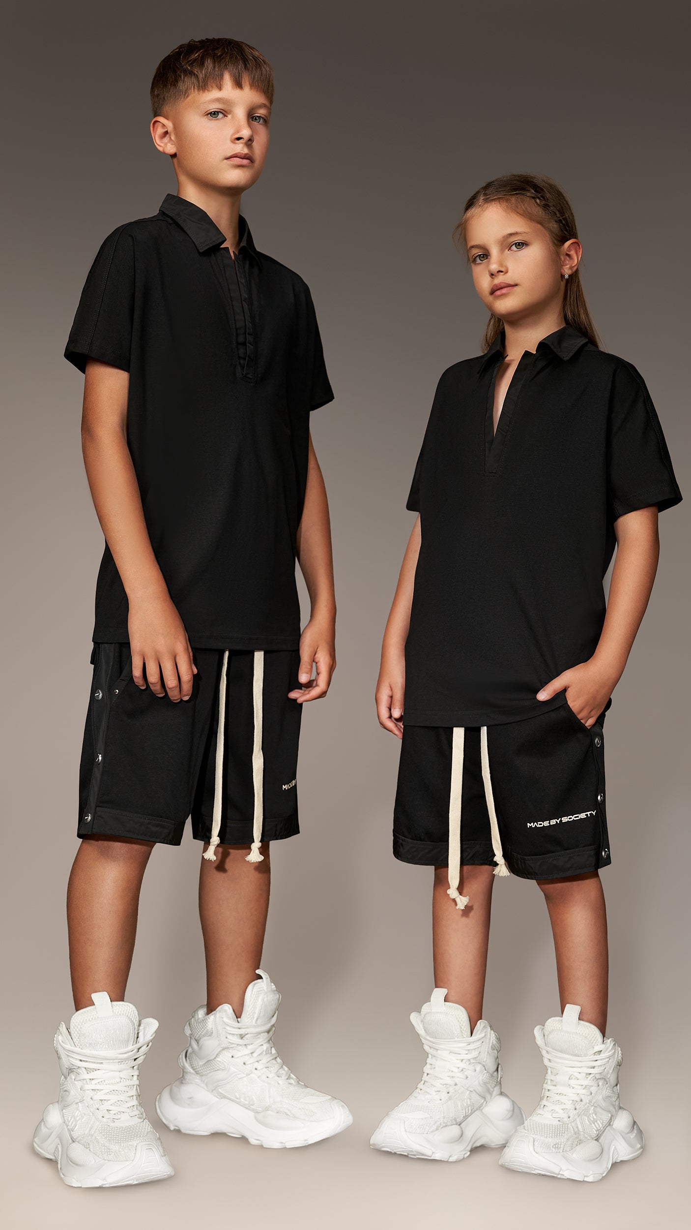 Bermuda Shorts with Rivets - B36537