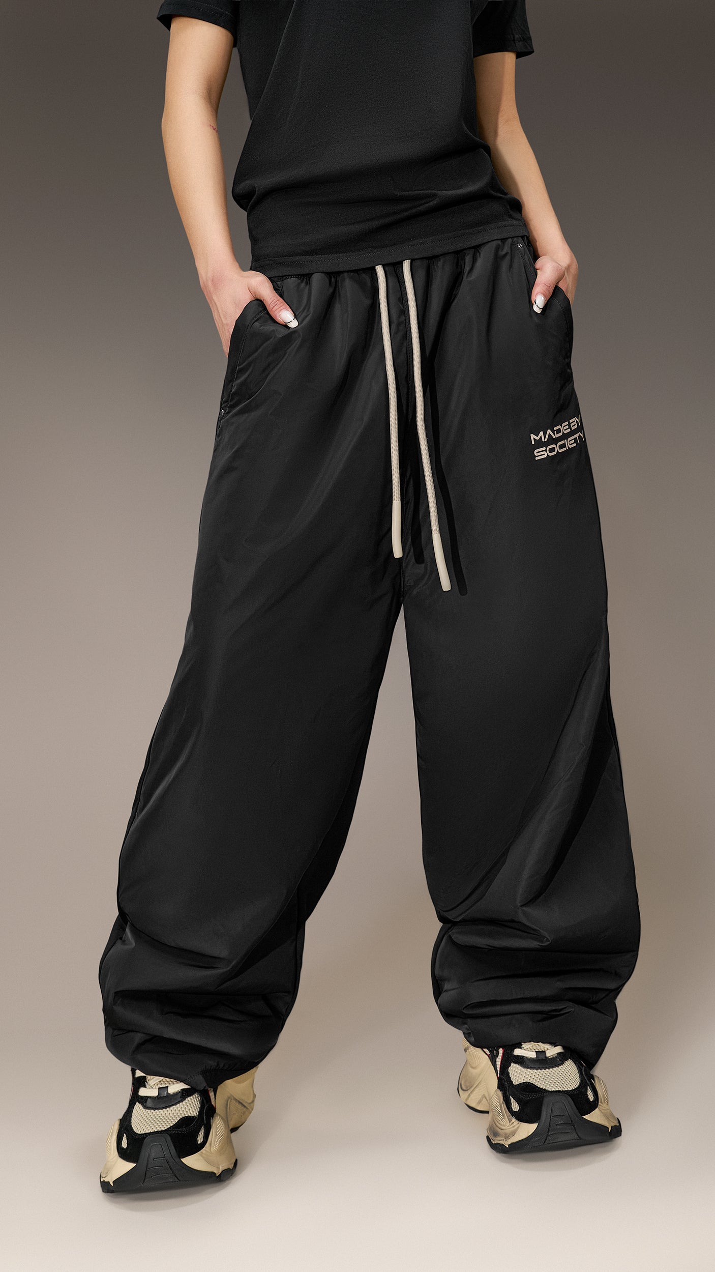 Pantaloni Oversized Made By Society – P26039