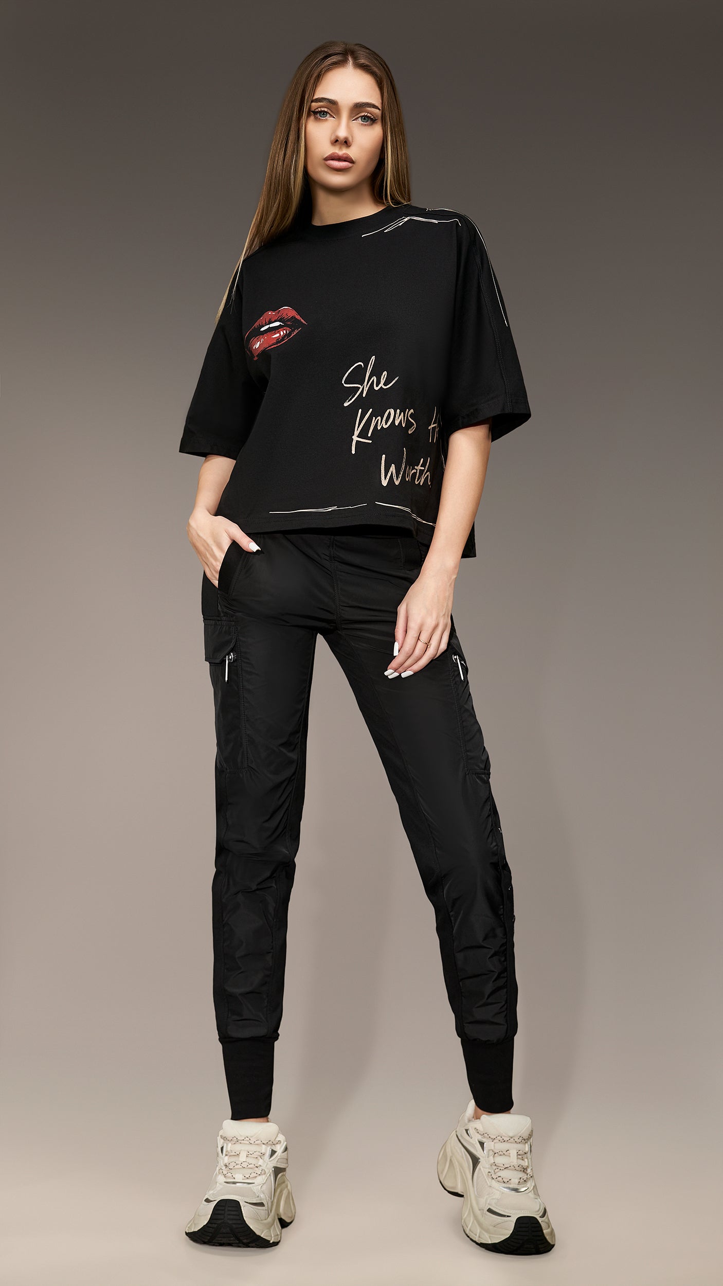 T-Shirt "She Knows Her Worth" - T26991