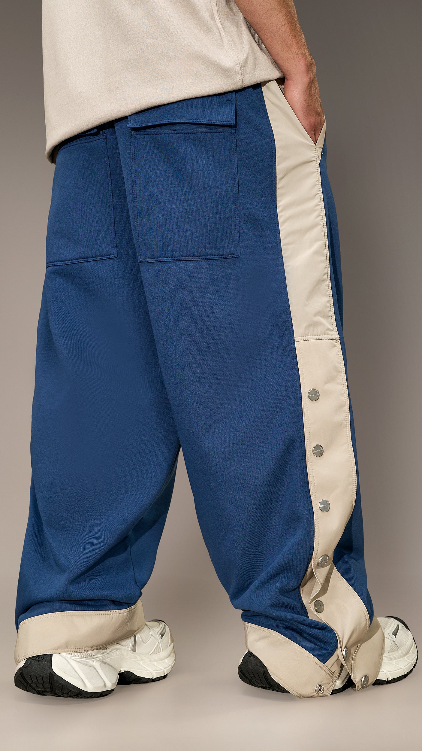 Oversized Pants with Snaps – P16081