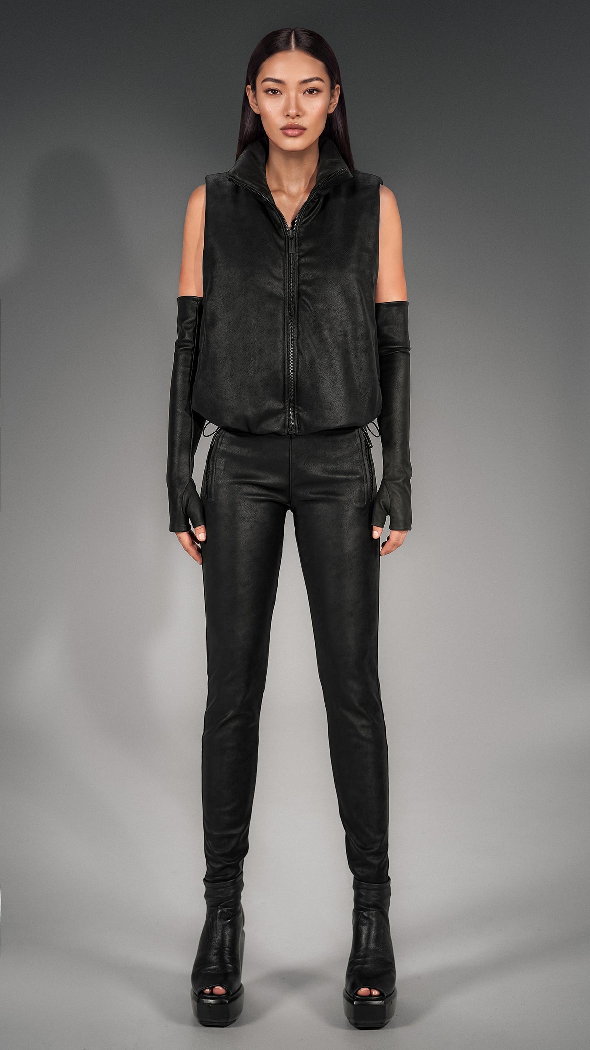 NOIR LINE Vest - V27939