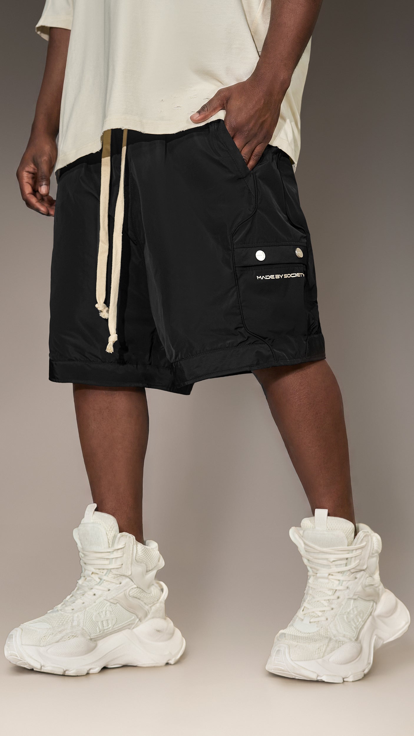 STRUCTURED CHAOS Bermuda Shorts - B17308