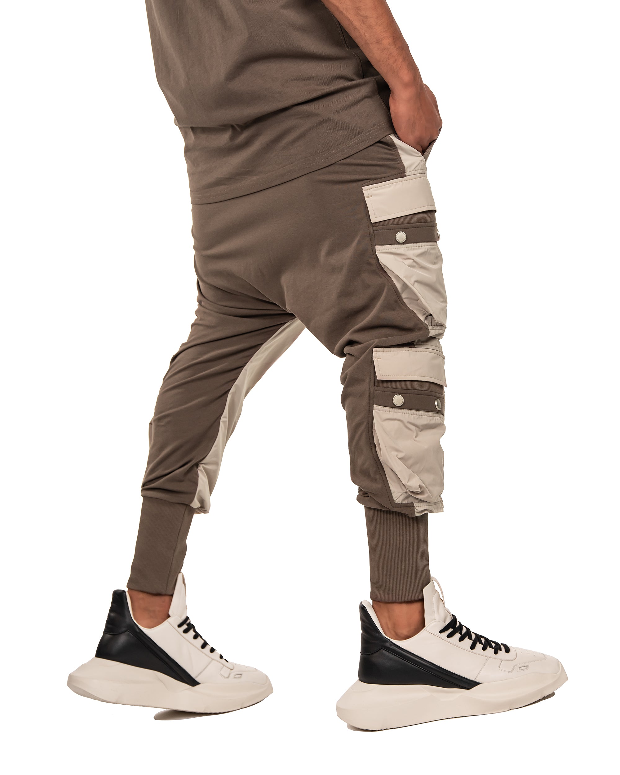 Pantaloni cargo bicolore con quattro tasche - P12810