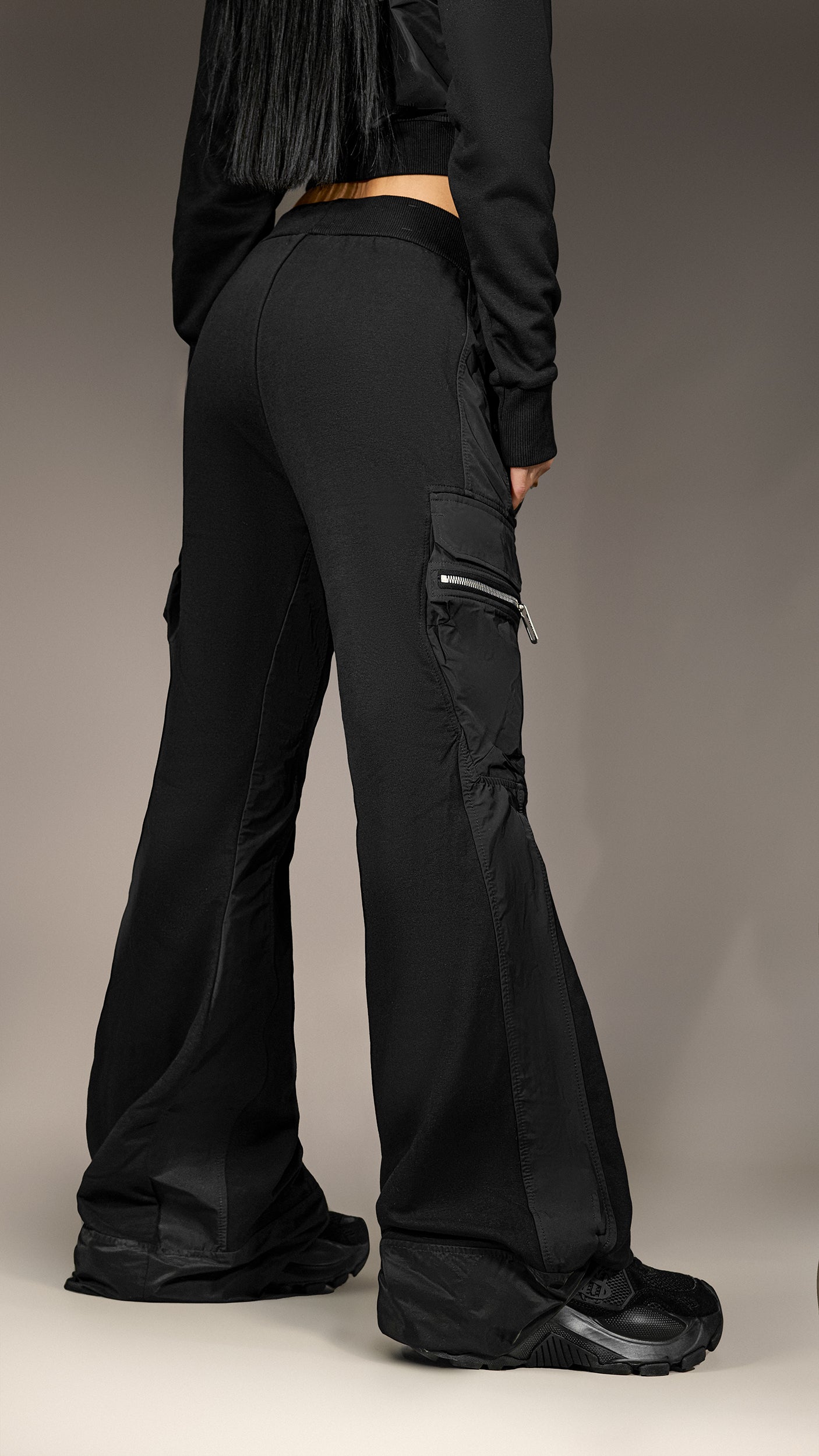 Flared Cargo Pants - P23810