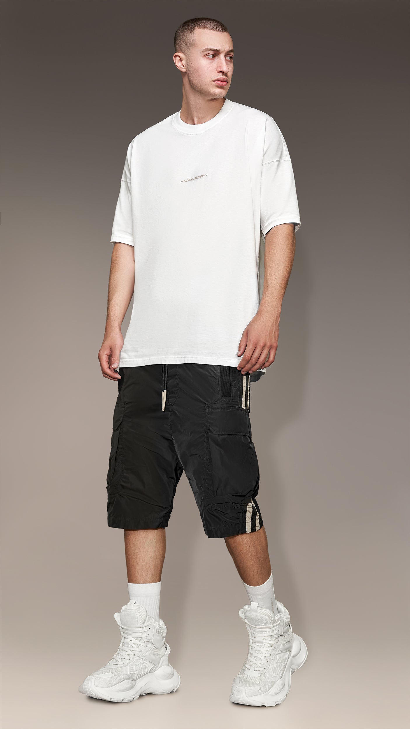 VERTICAL LINES CARGO SHORTS - B15541