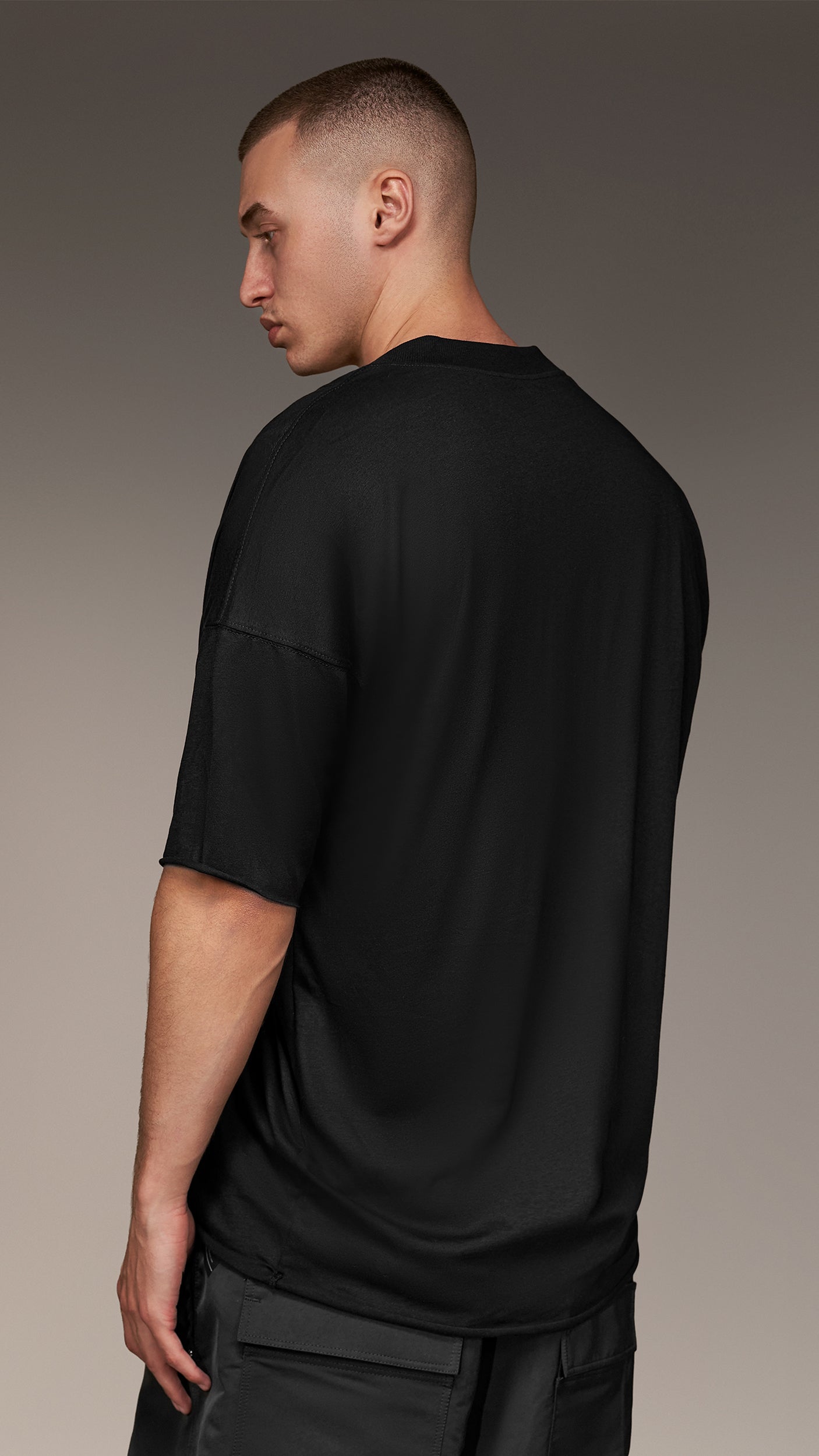 V-neck T-shirt - T15802
