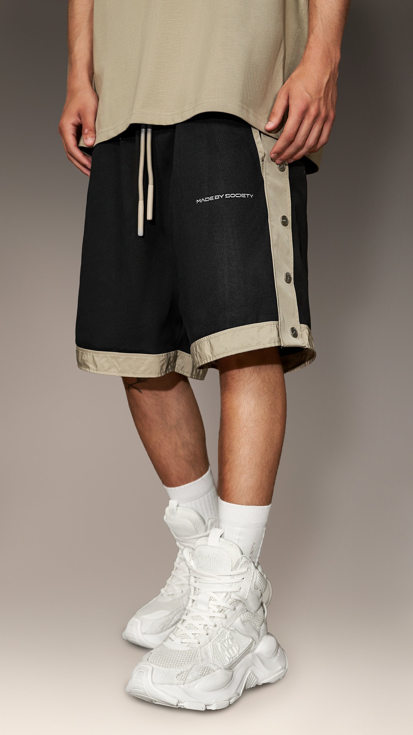 Bermuda Shorts with Snaps - B16514