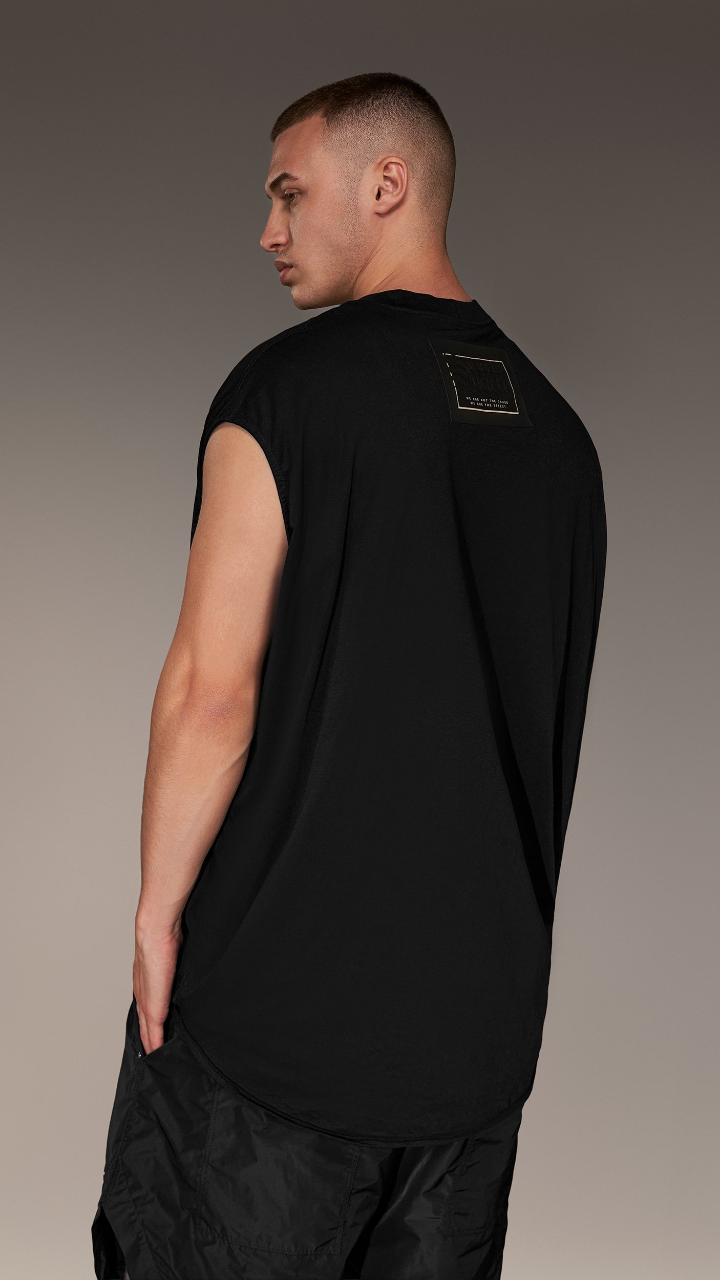 Sleeveless T-Shirt "Made by society" - T15491