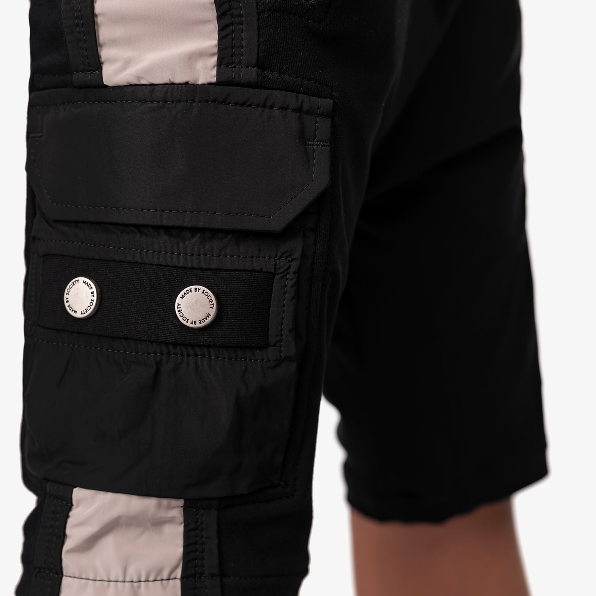 Stud cargo shorts - B33736