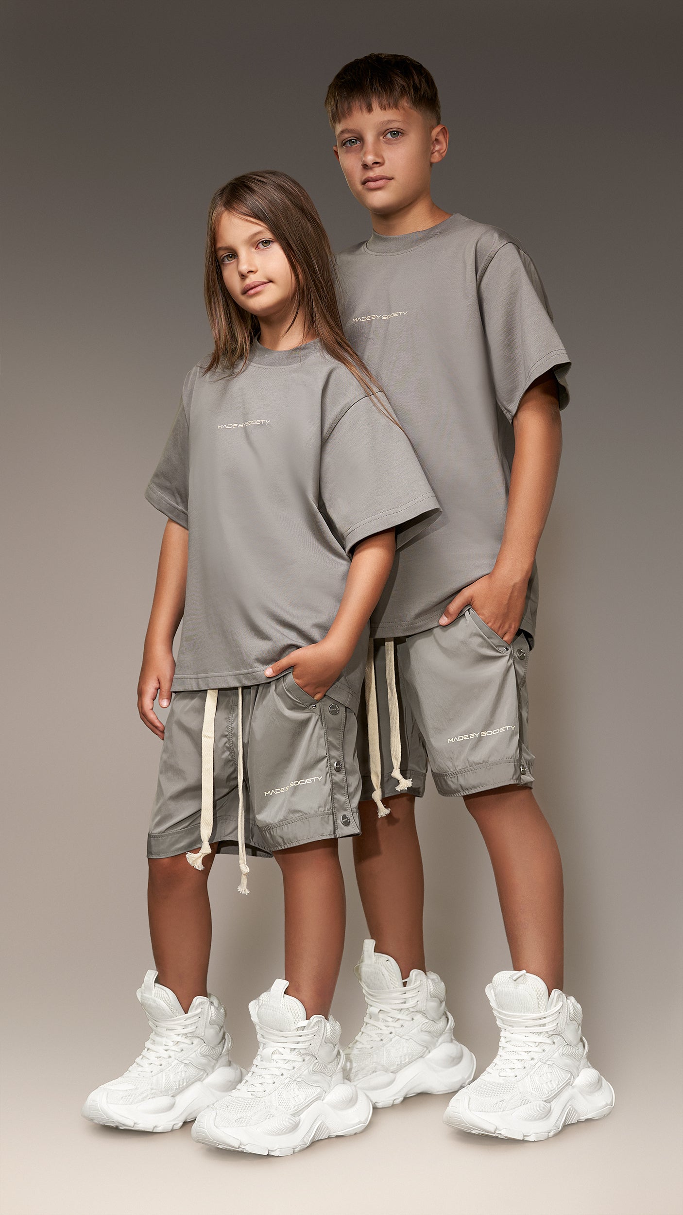 Bermuda Shorts with Rivets - B36609