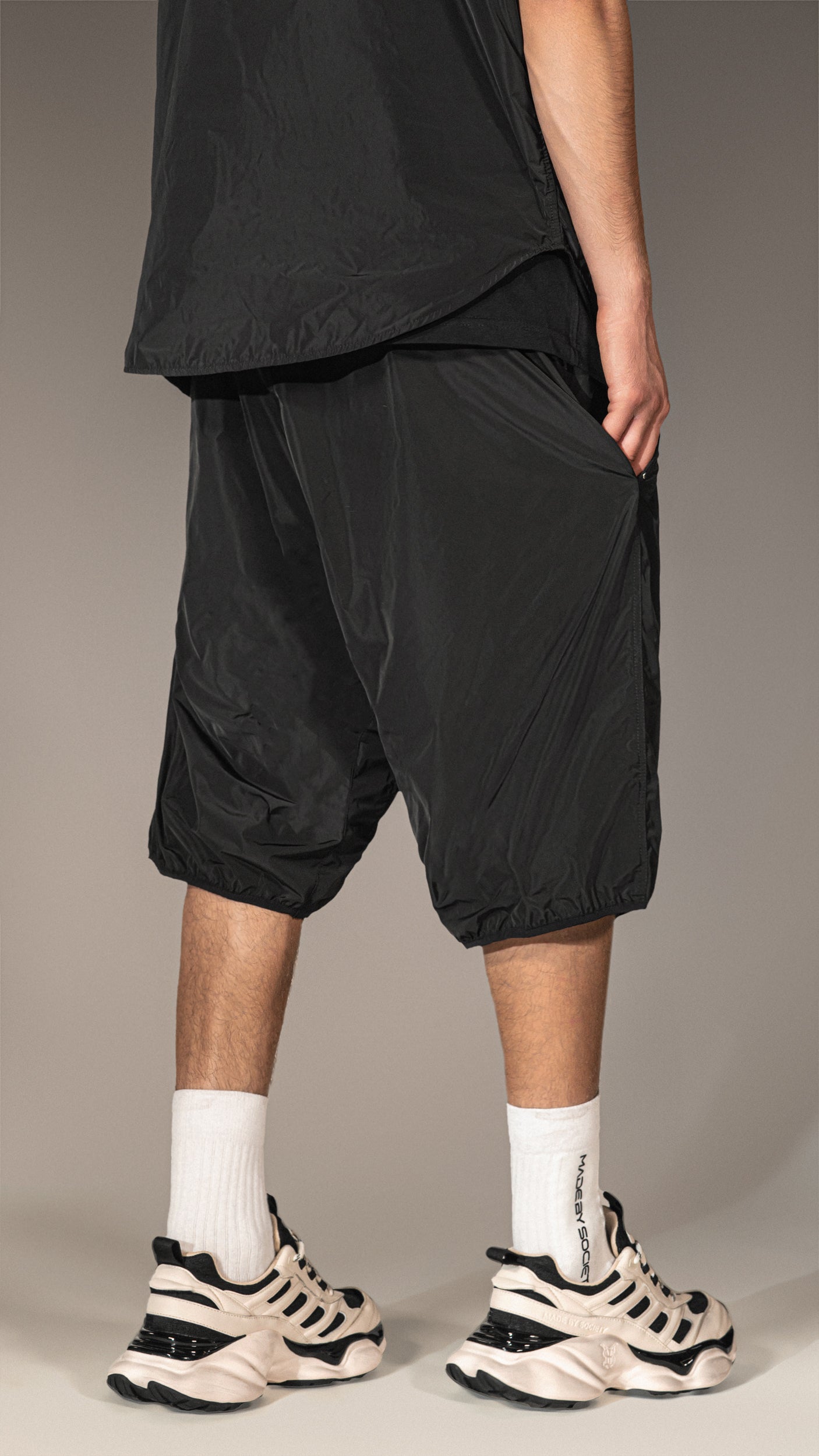 Casual Bermuda Shorts "Made by Society" - B15619