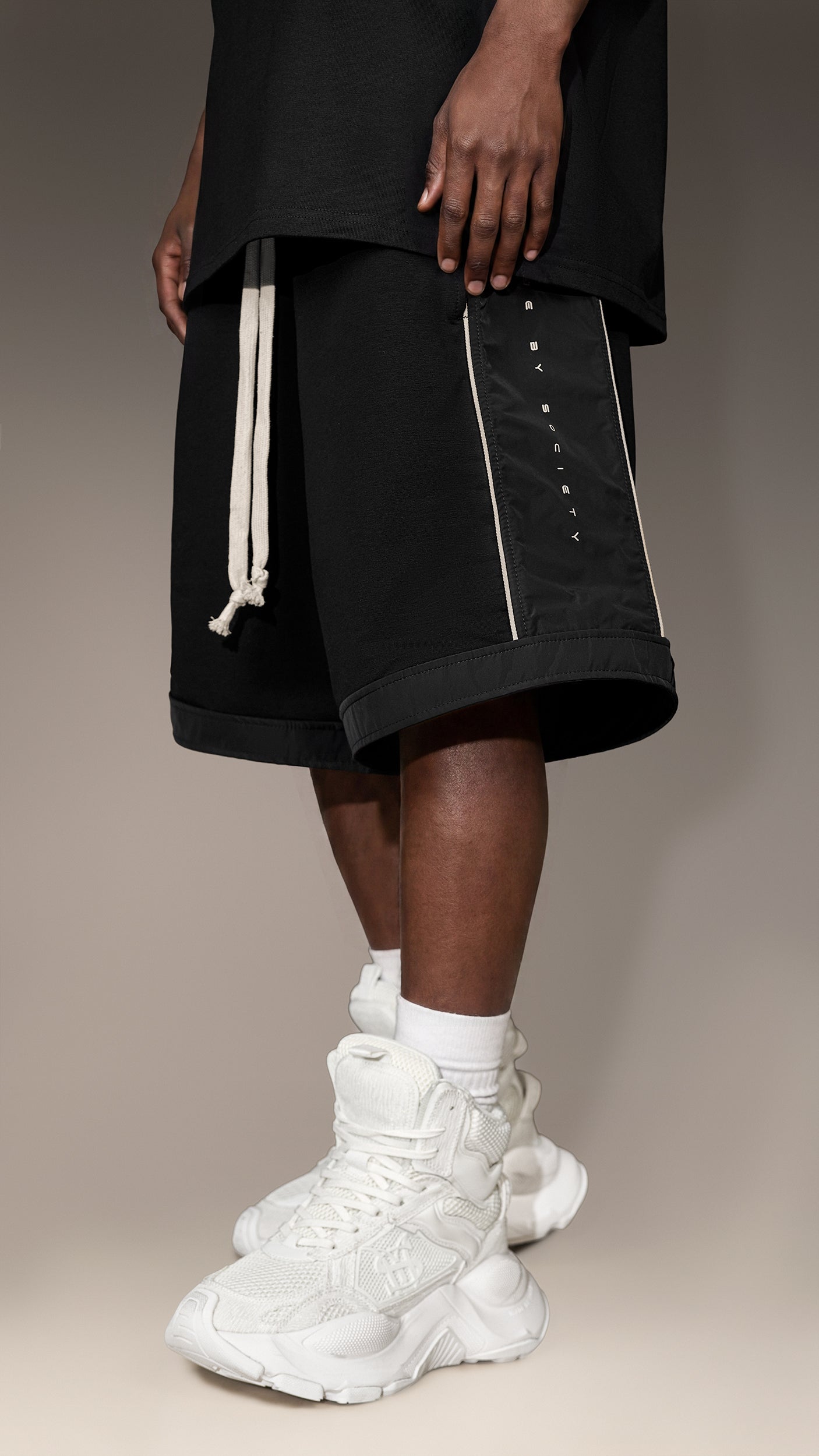 GRID-LOCK Bermuda Shorts - B17460