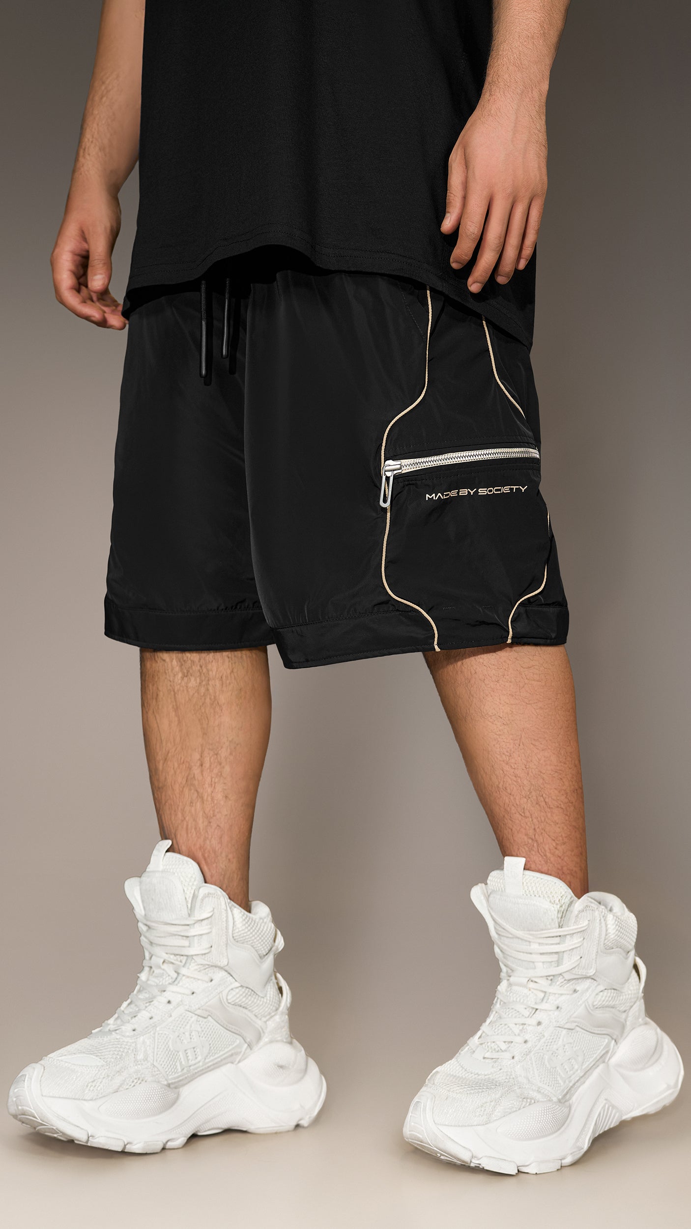 MONOLITH Bermuda Shorts - B17311