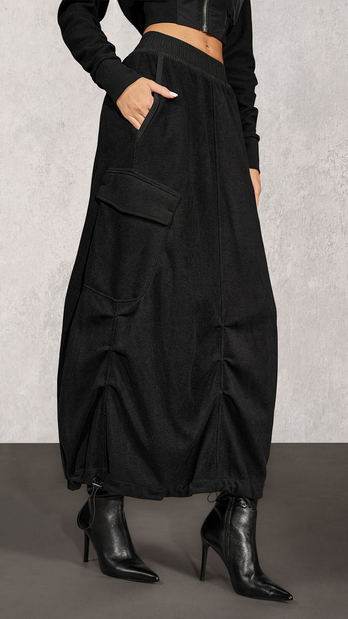 Block Black Skirt - F27681