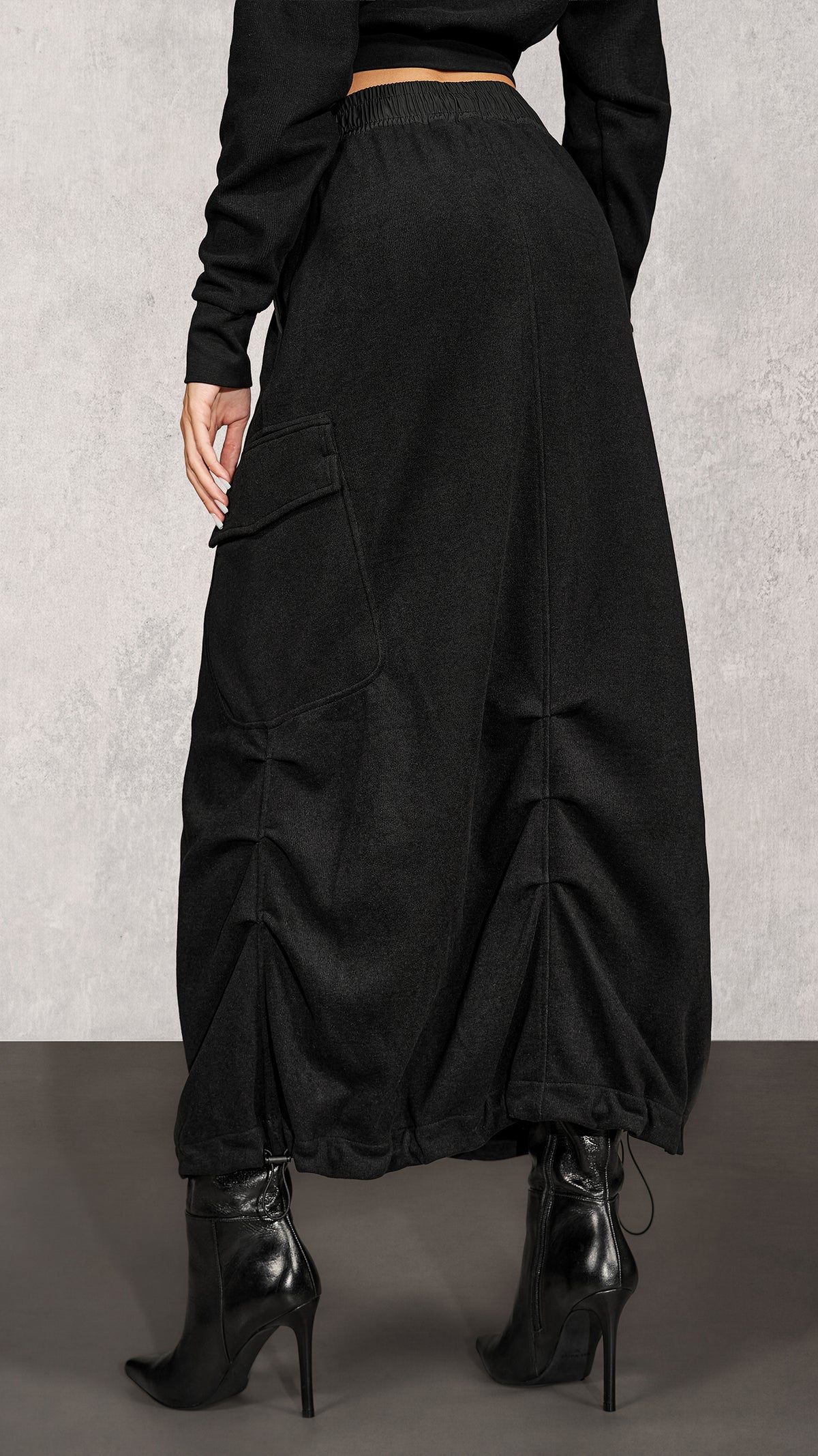 Block Black Skirt - F27681