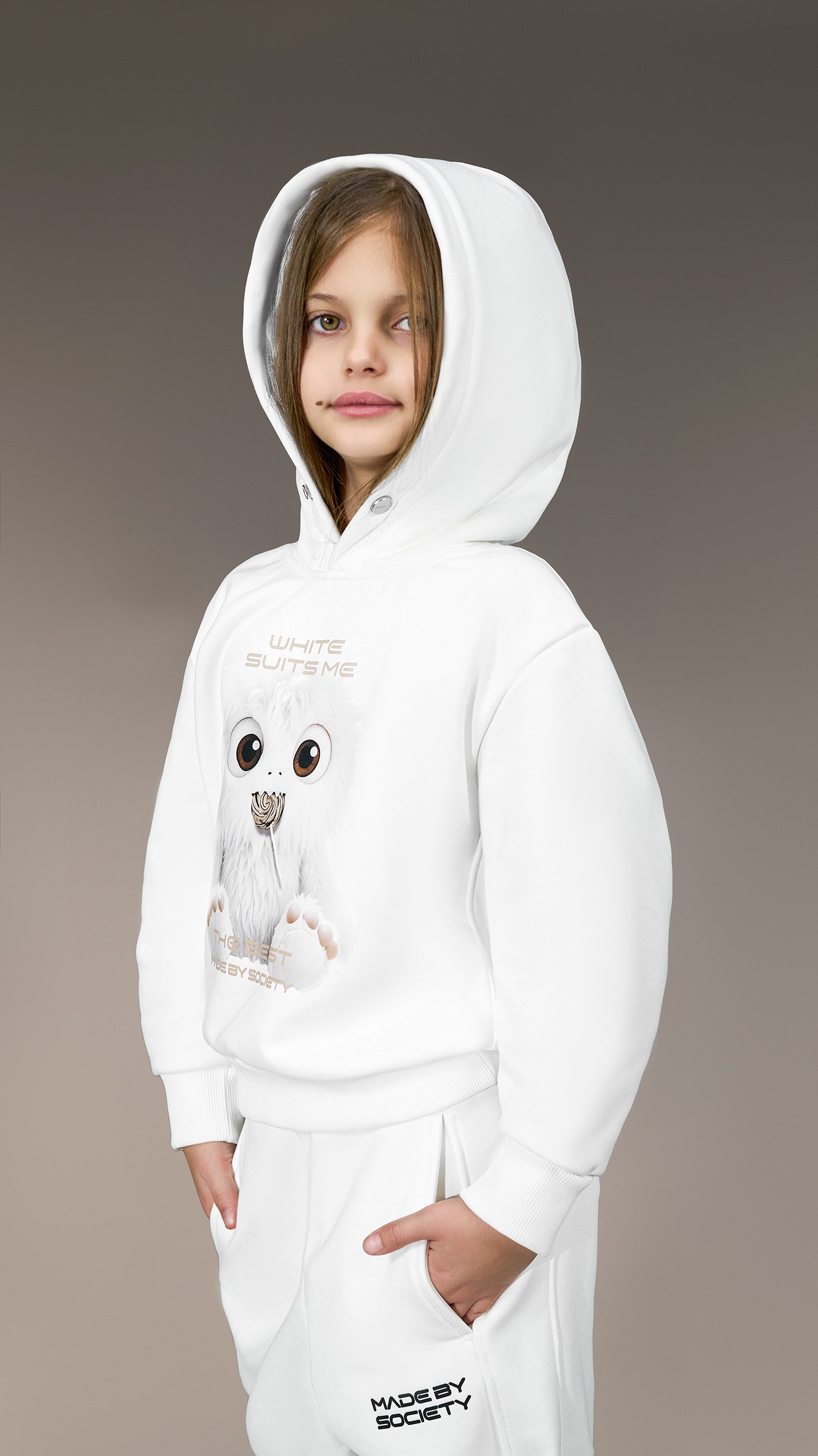 Hoodie "WHITE SUITS ME - THE BEST" - H35947