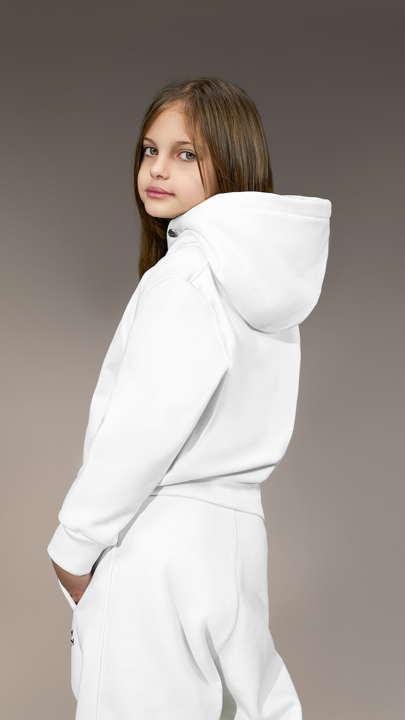 Hoodie "WHITE SUITS ME - THE BEST" - H35947