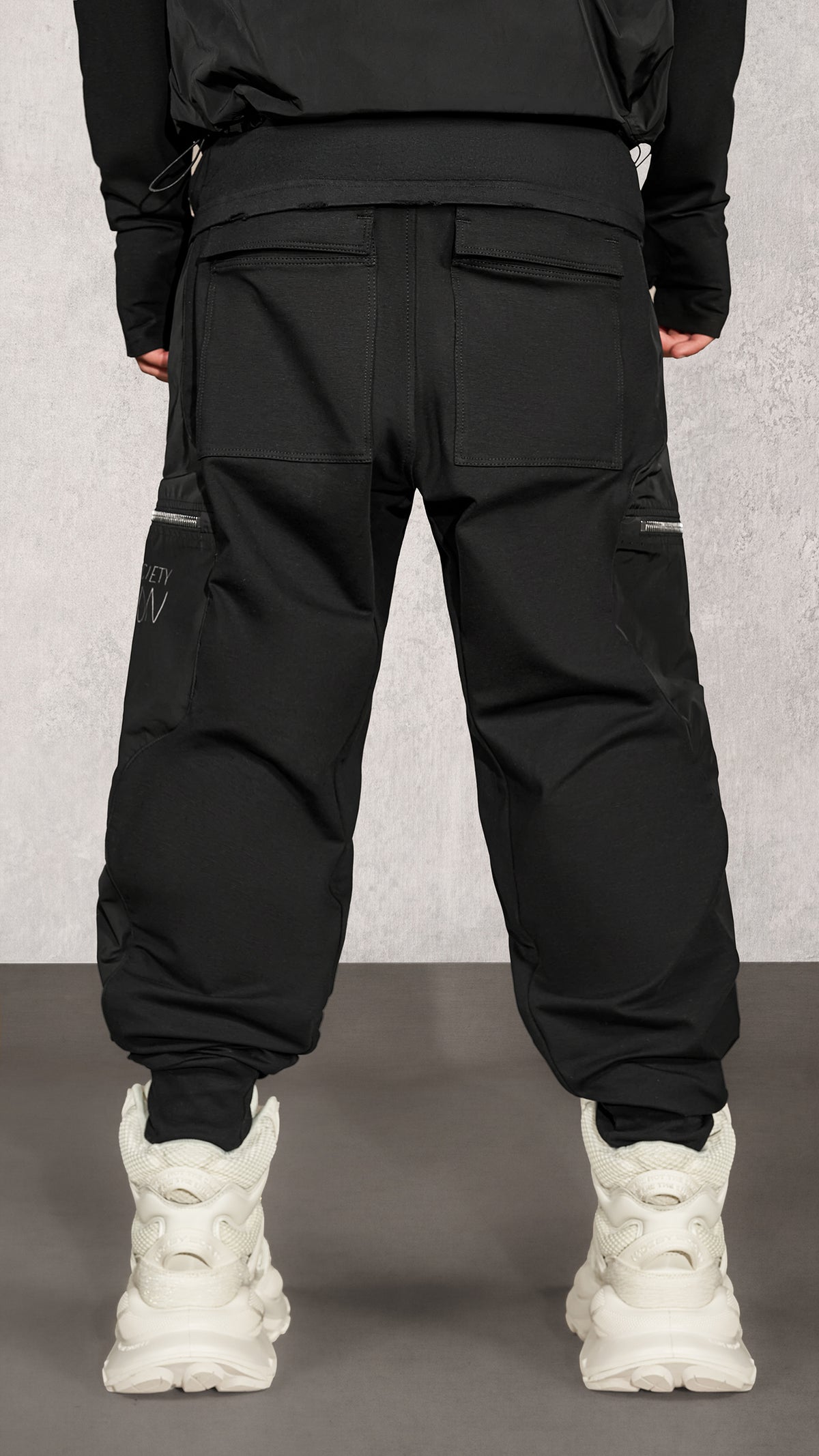 Minimal Black Pants - P17646