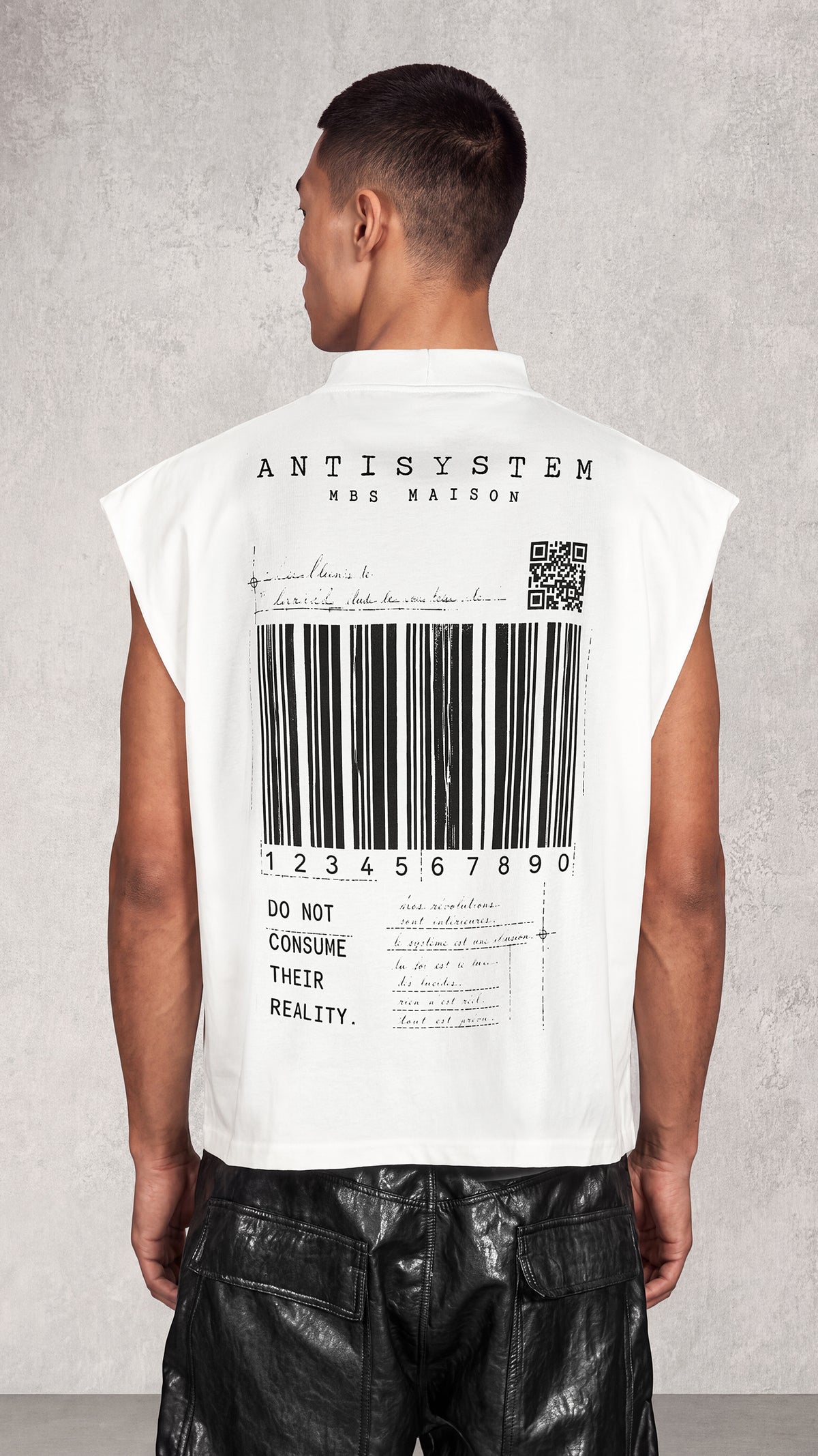 Timeless Noir T-Shirt - M17708